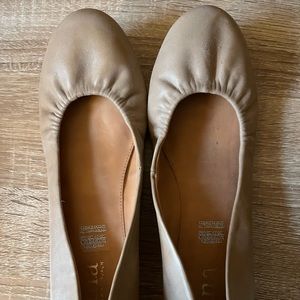 Ana 7 1/2 flats beautiful tan color worn a handful of times super comfortable!